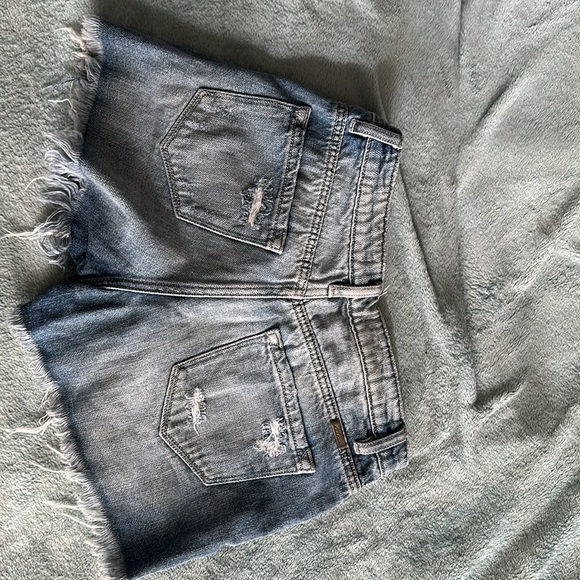 KanCan Jean shorts size small - Picture 3 of 4